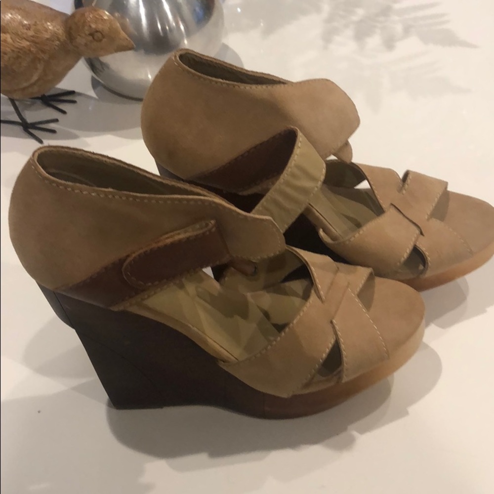 JOE’s leather women sandals
